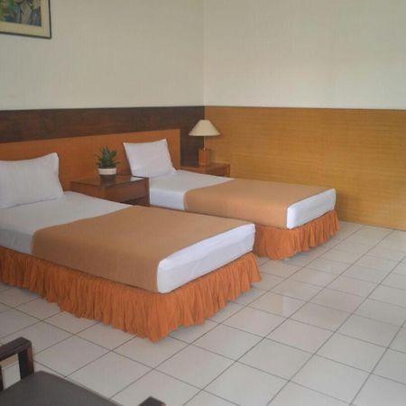 סלמן Hotel Aneka Baru מראה חיצוני תמונה