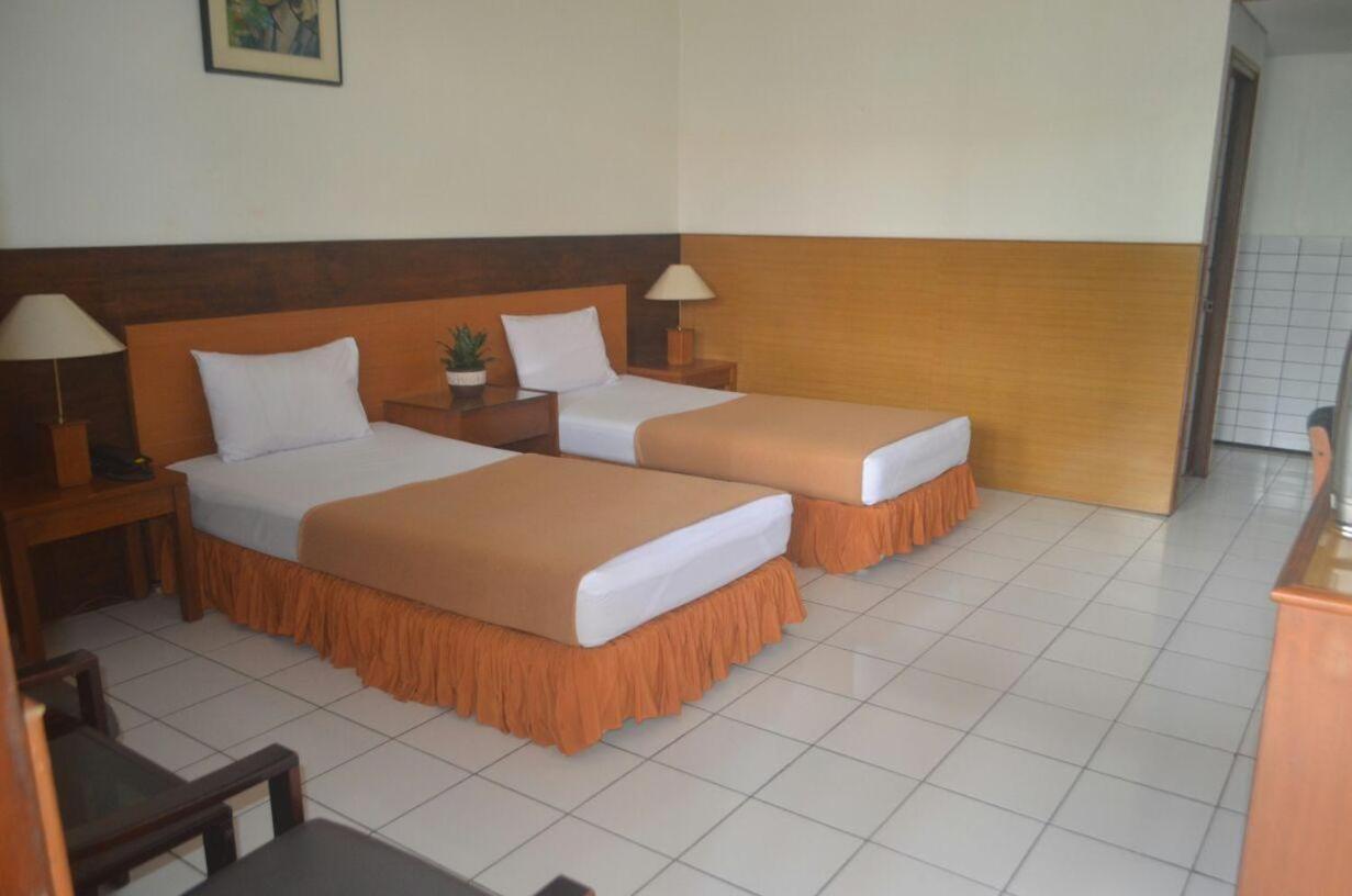 סלמן Hotel Aneka Baru מראה חיצוני תמונה